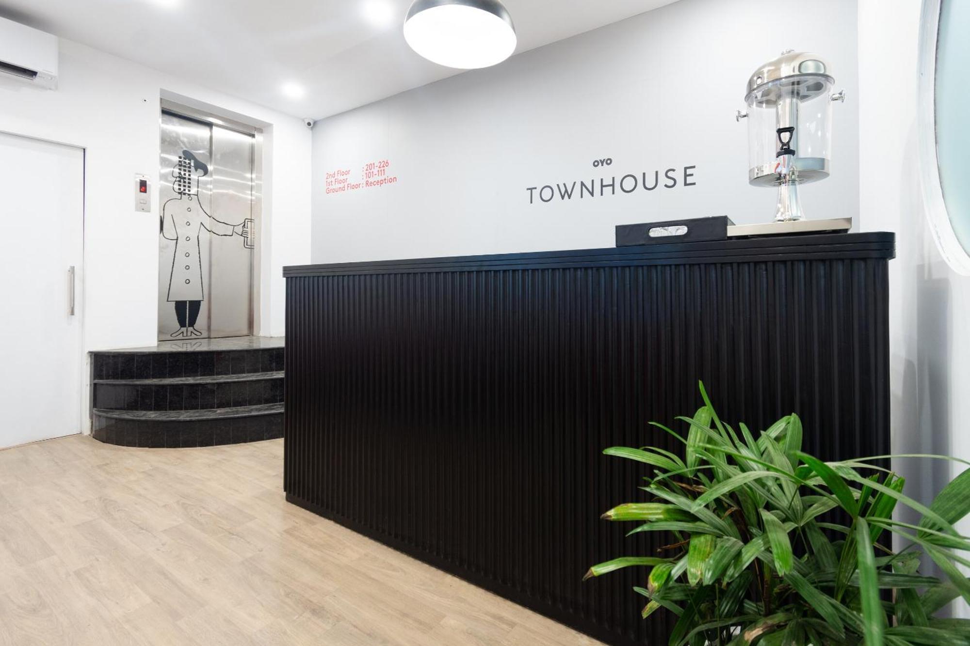 Townhouse Hotel Mannat International Калькутта Экстерьер фото