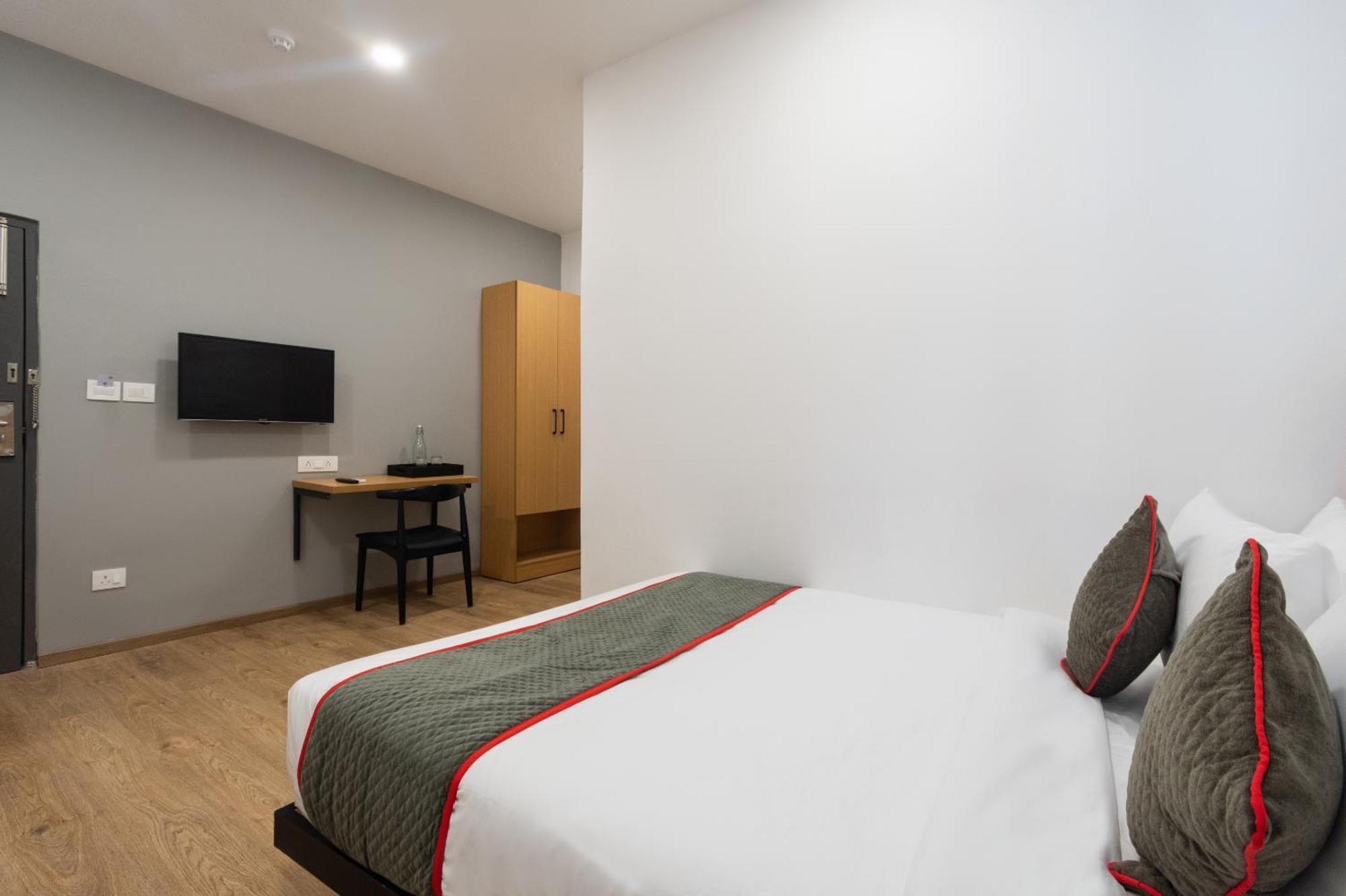 Townhouse Hotel Mannat International Калькутта Экстерьер фото