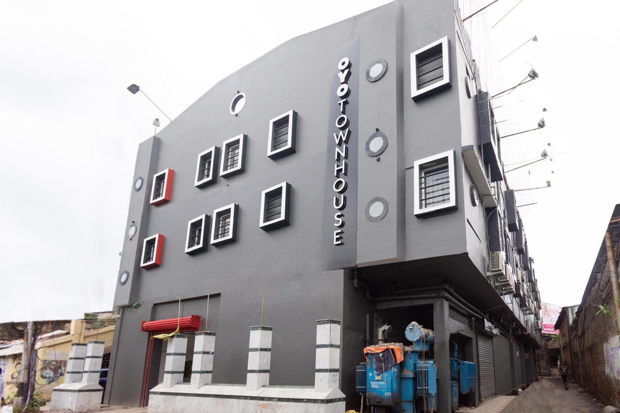 Townhouse Hotel Mannat International Калькутта Экстерьер фото