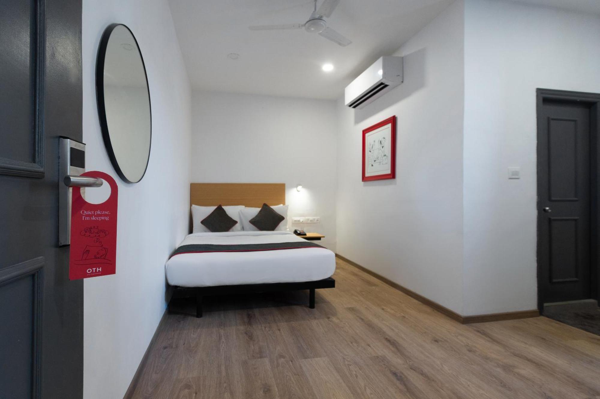 Townhouse Hotel Mannat International Калькутта Экстерьер фото